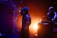 Cuegeeのライブより。