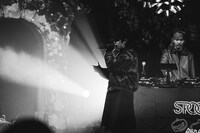 Cuegeeのライブより。