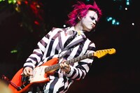 XAMIYAのライブより。