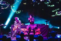 XAMIYAのライブより。