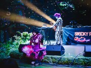 XAMIYAのライブより。