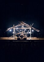 「折坂悠太 独奏遊行 らいど 2025」東京公演の様子。（Photo by Yukitaka Amemiya）