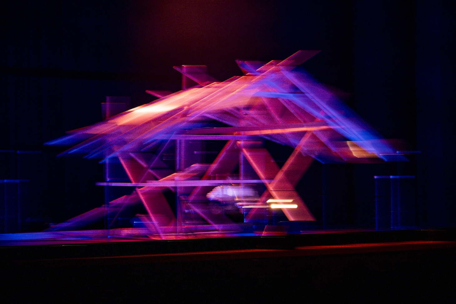 「折坂悠太 独奏遊行 らいど 2025」東京公演の様子。（Photo by Yukitaka Amemiya）