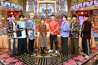 SixTONES、芳根京子、桐生祥秀。「Golden SixTONES」より。