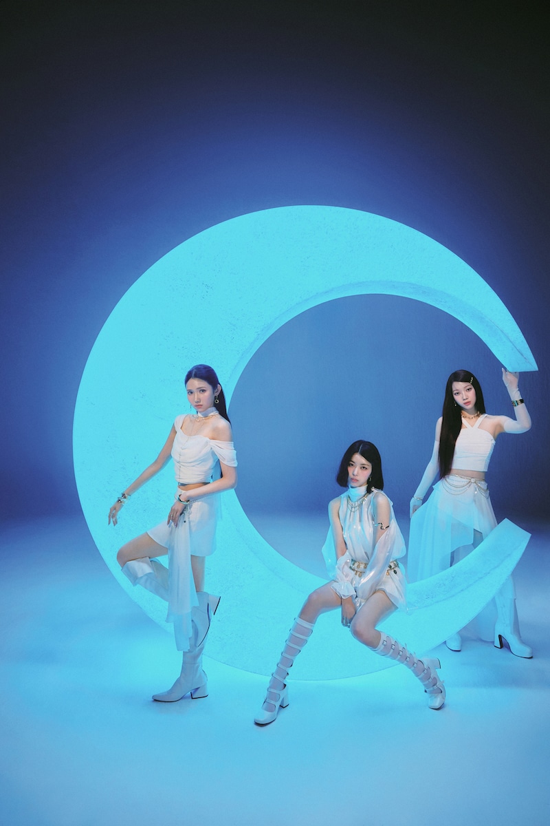 IS:SUE。4thシングル「PHASE」より。©︎LAPONE GIRLS