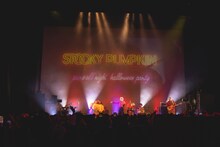 Kroiのライブより。