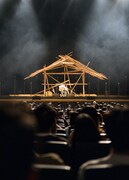 「折坂悠太 独奏遊行 らいど 2025」東京公演の様子。（Photo by Yukitaka Amemiya）