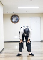 「折坂悠太 独奏遊行 らいど 2025」東京公演の舞台裏の様子。（Photo by Yukitaka Amemiya）