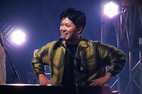 sumikaのパフォーマンスの様子。