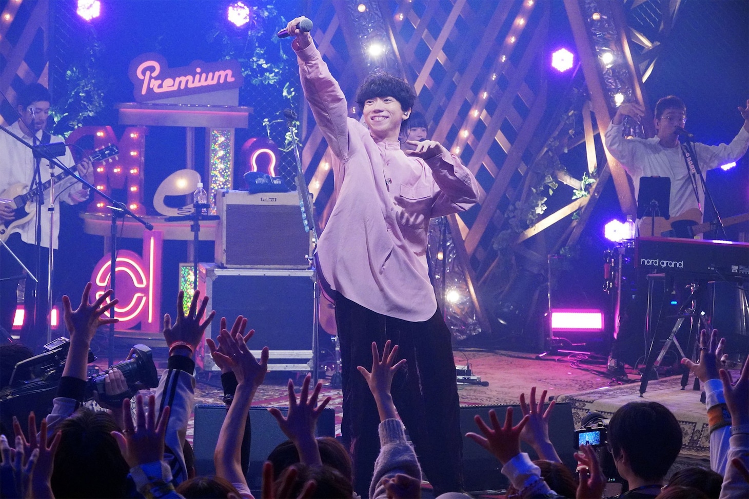 sumikaのパフォーマンスの様子。