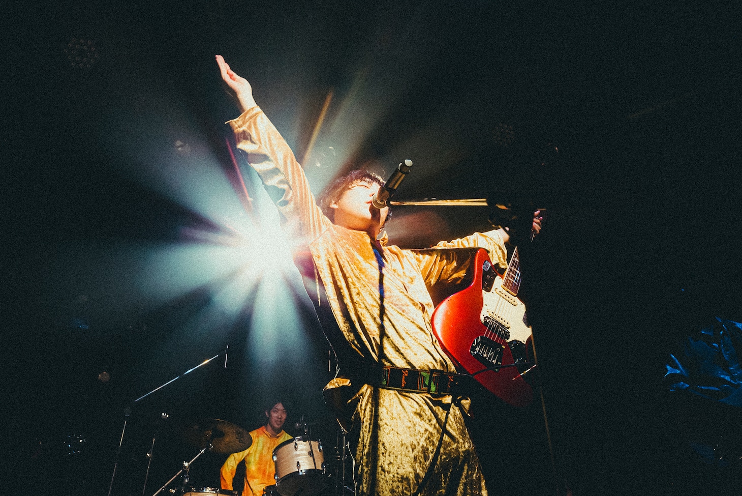 下川リヲ（Vo, G）（撮影：エドソウタ）