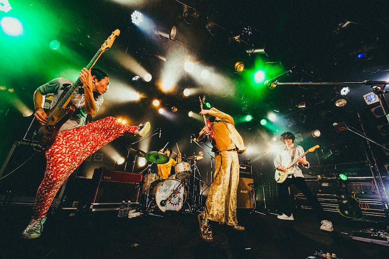 挫・人間「挫・人間 TOUR 2025 “We are the champion!! ~君の街にも僕が来るんだ~”」東京・渋谷CLUB QUATTRO公演の様子。(撮影:エドソウタ)