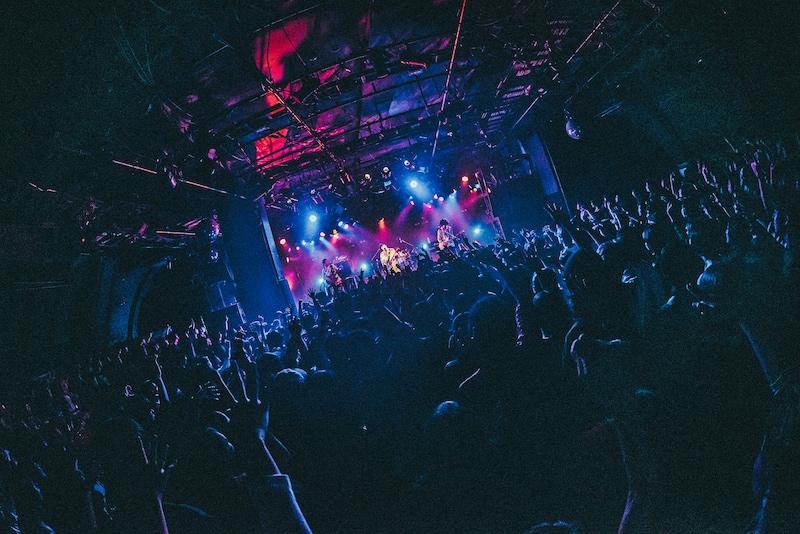 挫・人間「挫・人間 TOUR 2025 “We are the champion!! ~君の街にも僕が来るんだ~”」東京・渋谷CLUB QUATTRO公演の様子。(撮影:エドソウタ)