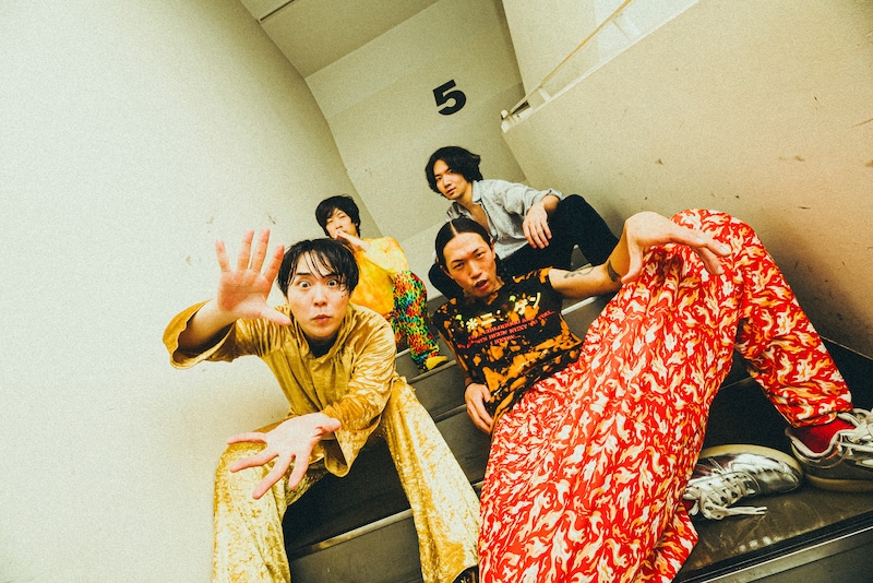 挫・人間「挫・人間 TOUR 2025 “We are the champion!! ~君の街にも僕が来るんだ~”」東京・渋谷CLUB QUATTRO公演のバックステージの様子。(撮影:エドソウタ)