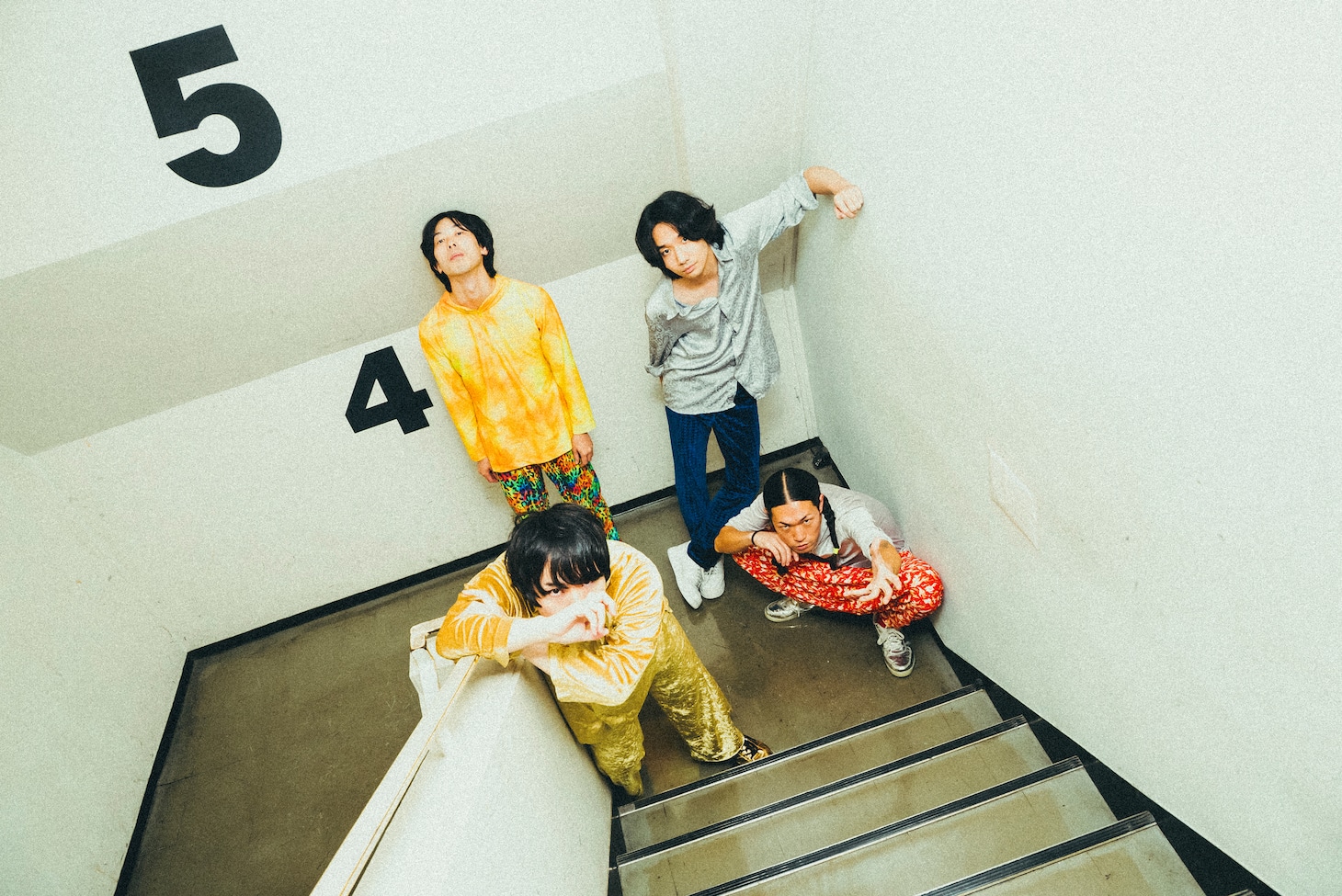 挫・人間「挫・人間 TOUR 2025 “We are the champion!! ～君の街にも僕が来るんだ～”」東京・渋谷CLUB QUATTRO公演のバックステージの様子。（撮影：エドソウタ）