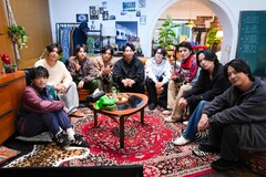 「timeleszファミリア」で新企画スタート、豚まん懸けてチームBIGとSMALLがバトル