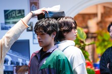 「timeleszファミリア」で新企画スタート、豚まん懸けてチームBIGとSMALLがバトル