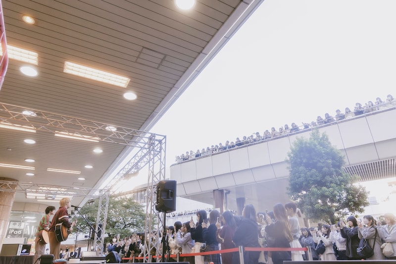 フリーライブツアー最終公演の様子。（撮影：鈴木友莉）