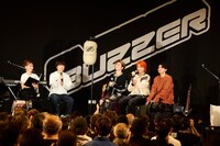超特急が登場した、BUZZER STAGEのトーク収録の様子。（撮影：山内洋枝［PROGRESS-M］）