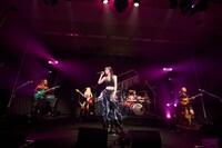 「バズリズム LIVE」超特急、RIP SLYME、NiziU、ワンエンらに横アリ熱狂！“HP0”になるまで燃えた初日