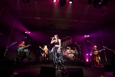 KOIAI（撮影：山内洋枝［PROGRESS-M］）