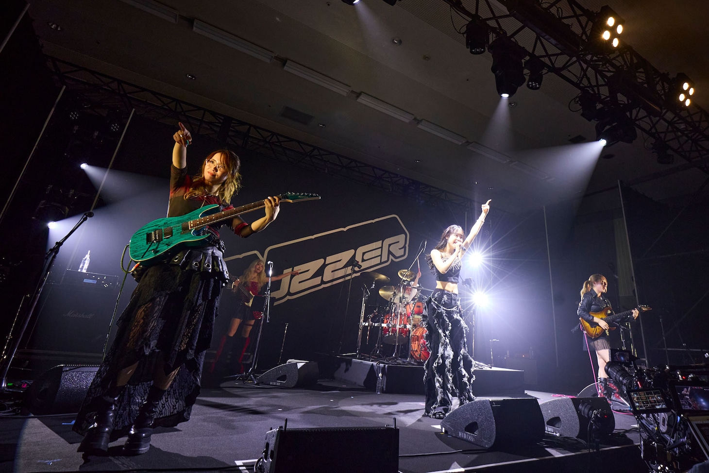 KOIAI（撮影：山内洋枝［PROGRESS-M］）