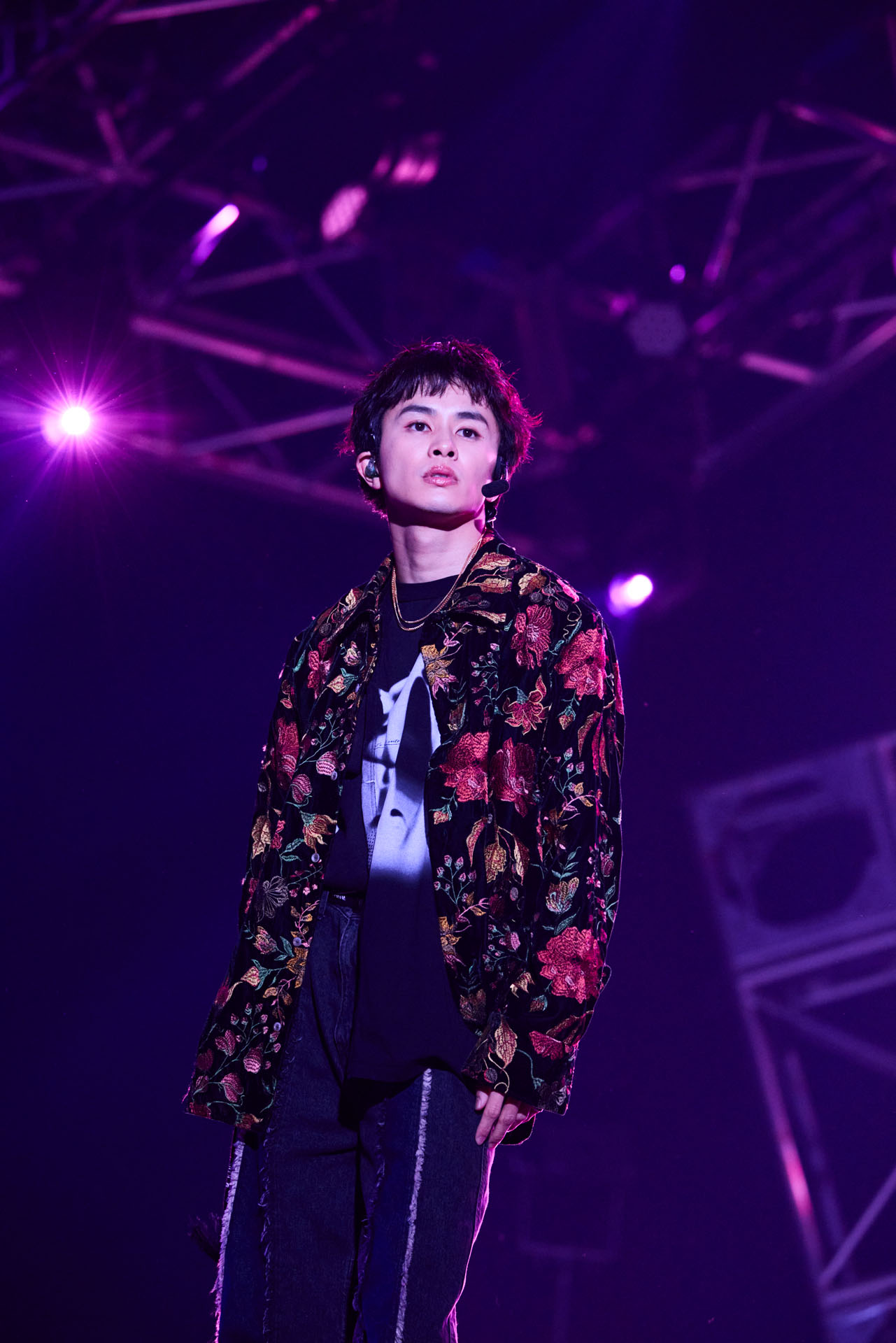 「バズリズム LIVE」超特急、RIP SLYME、NiziU、ワンエンらに横アリ熱狂！“HP0”になるまで燃えた初日