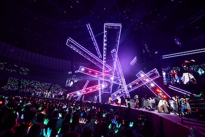 超特急のパフォーマンスの様子。（撮影：山内洋枝［PROGRESS-M］）