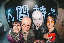 安藤なつ（メイプル超合金）と人間椅子。©︎スペースシャワーTV