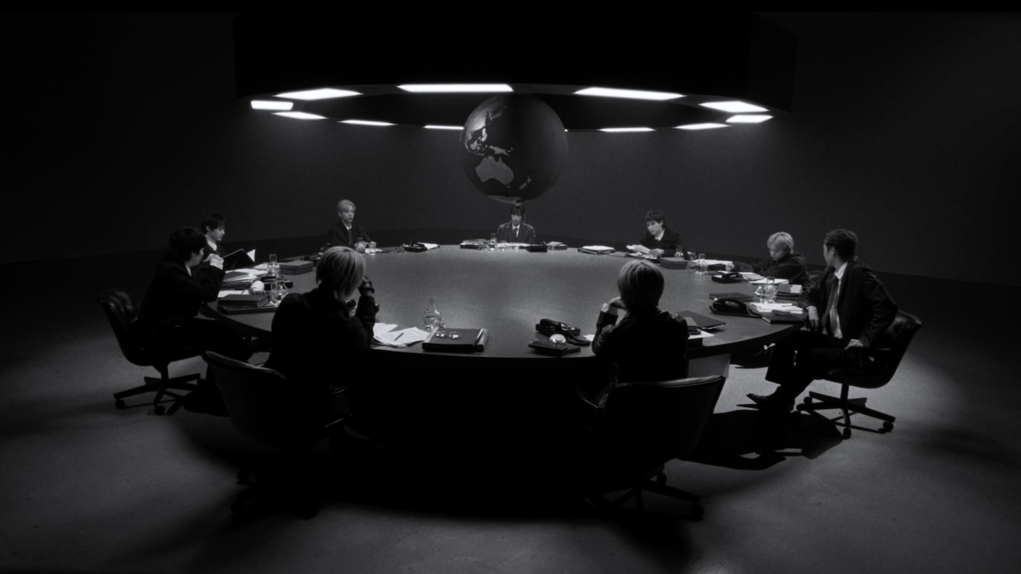 SUPER★DRAGON「Concealer」MVのサムネイル。