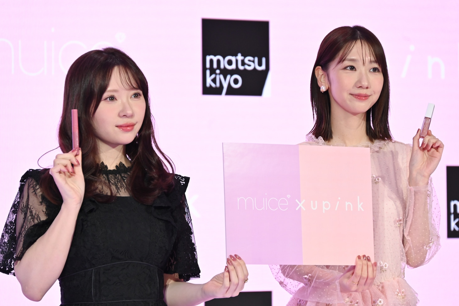 左からかわにしみき、柏木由紀。