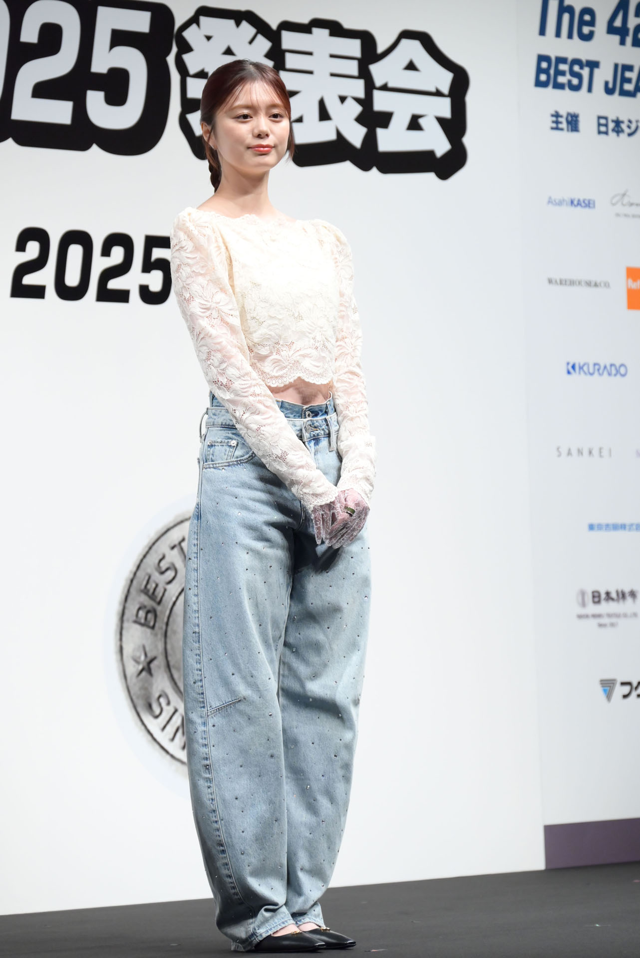 「次世代部門」で受賞した紺野彩夏。