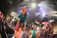 堀胃あげは（Vo, G）（撮影：高田梓）