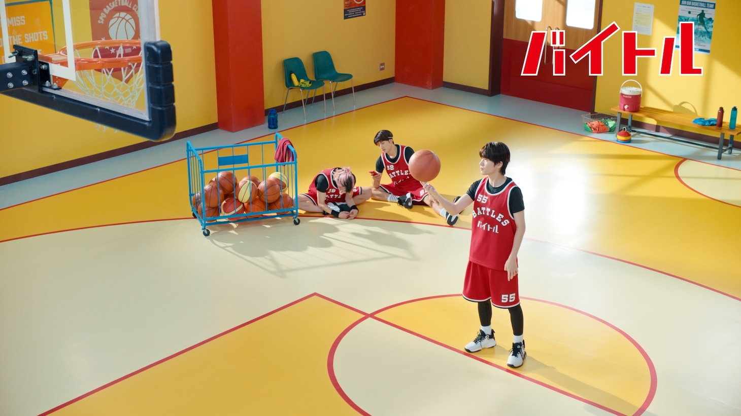 Snow Manの深澤辰哉、佐久間大介、向井康二が出演する求人情報サービス「バイトル」のCMより。