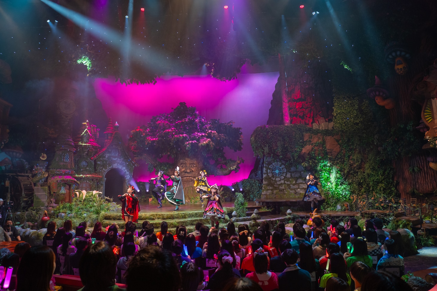 「超ときめき♡宣伝部×PUROHALLOWEENスペシャルイベント ときめき魔女っ子ハロウィーン♡ライブ♪」の様子。