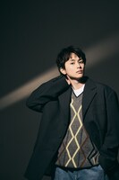 30代、深みを増す草川拓弥の現在地─「地獄は善意で出来ている」主演に聞く演技への向き合い方、仲間とのつながり