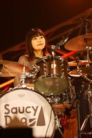 せとゆいか（Dr, Cho / Saucy Dog）（撮影：青木早霞［PROGRESS-M］）