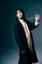 Chevon谷絹茉優がモデルに、glamb春コレクション公開