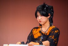 小島はな（AMEFURASSHI）。