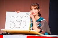 「モンシロチョウがとんでもないところに！ どこに止まっちゃった？」というお題に答える里仲菜月（Task have Fun）。