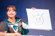 「客席の最前列に自分のお母さんを発見！ お母さんがカンペで必死に伝えようとしてきたこととは？」というお題に答える里仲菜月（Task have Fun）。