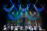 えびちゅうバンドのメンバーを紹介するえびちゅう。