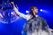 LOVE PSYCHEDELICO「Your Song」のブレイクをカッコよくキメる桜木心菜。