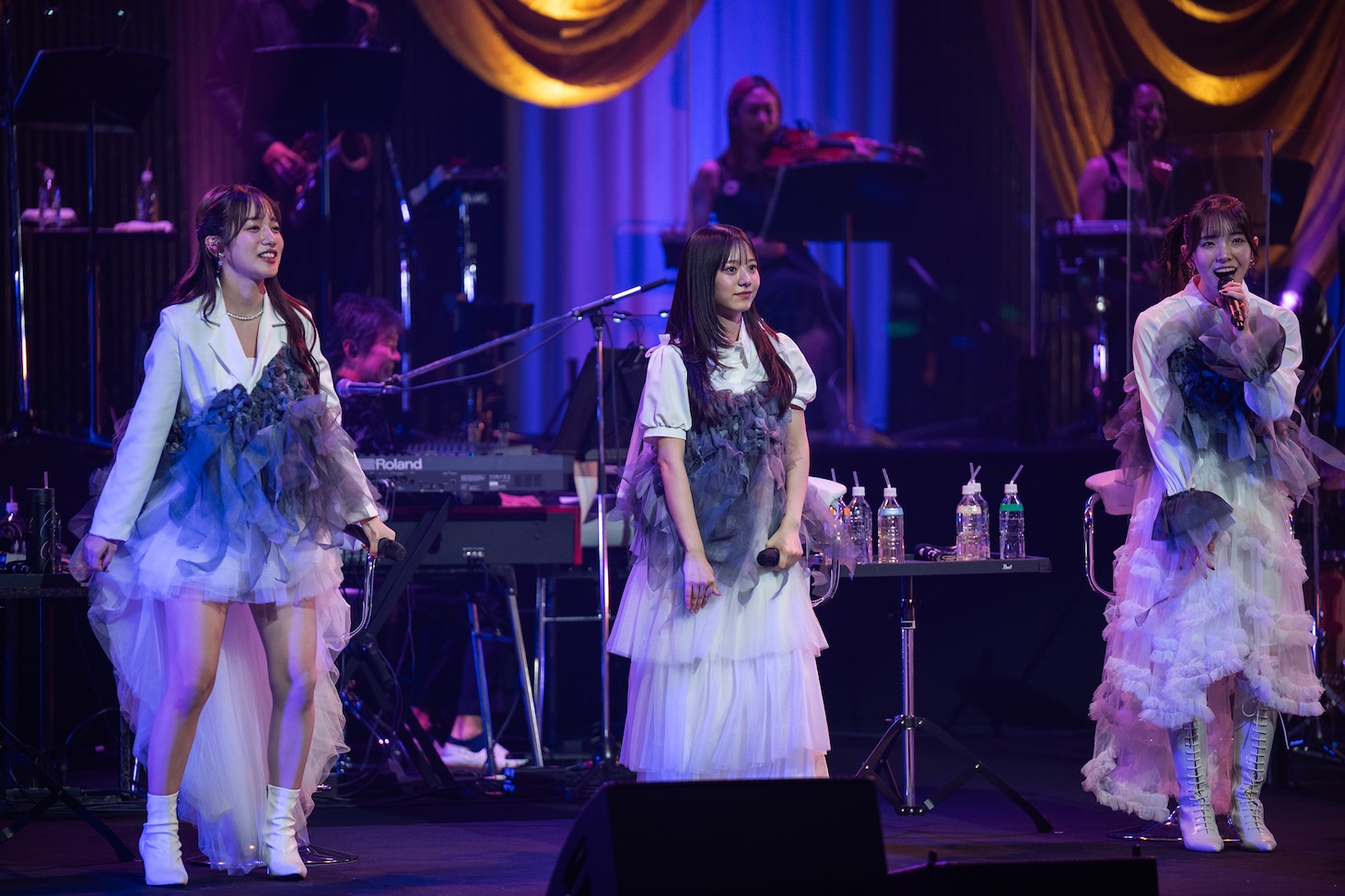 左から桜木心菜、仲村悠菜、桜井えま。