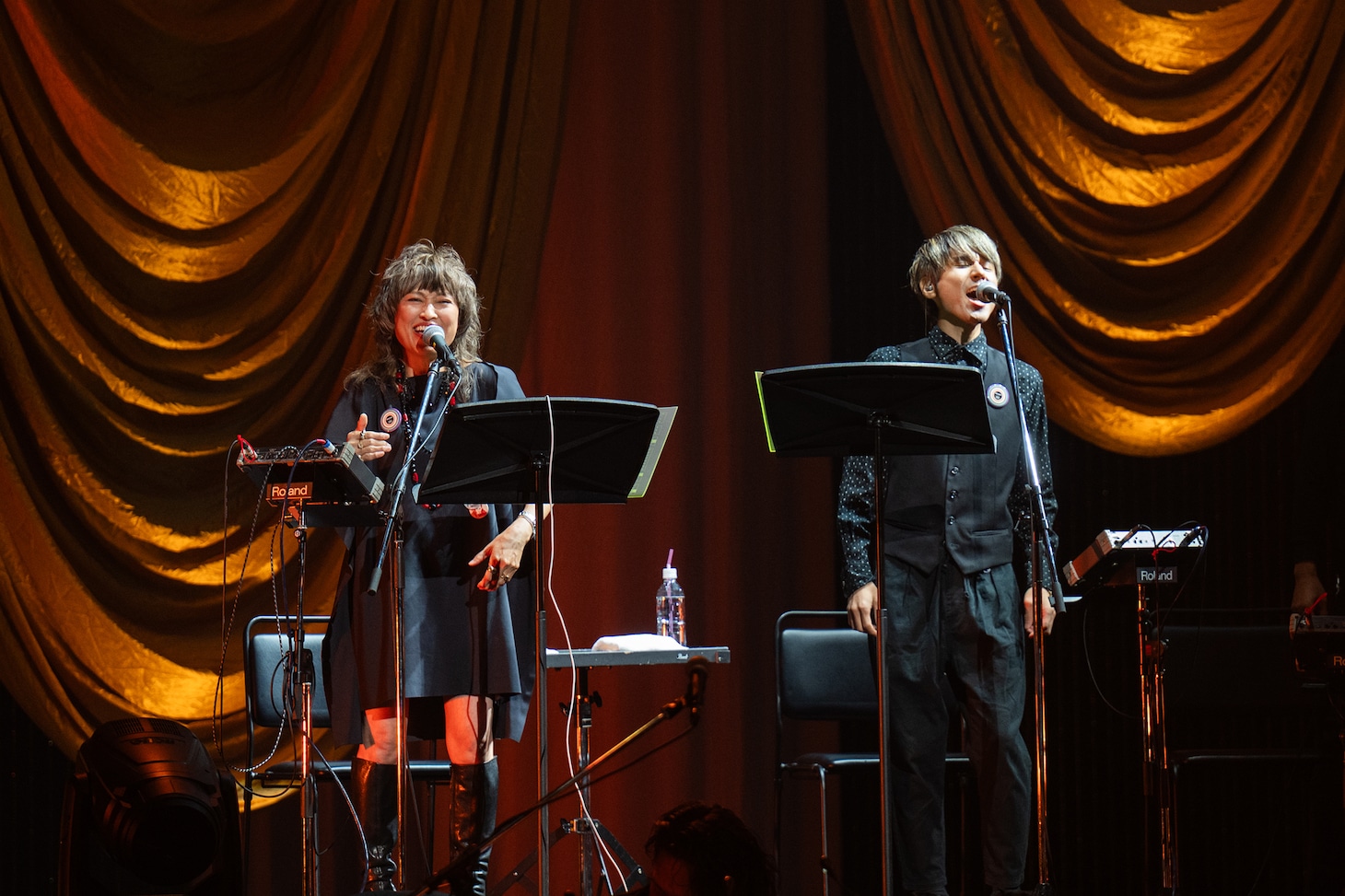 “えみこ先生”こと西山恵美子（左）と「ちゅうおん」初参加の佐伯ユウスケ。