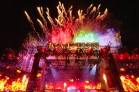 「KAT-TUNは青春だった」ラストライブで51曲熱唱、すべてを燃やしド派手に出航