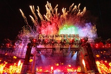 「KAT-TUNは青春だった」ラストライブで51曲熱唱、すべてを燃やしド派手に出航