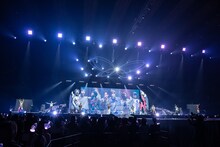 「FANTASTICS LIVE TOUR 2025 "BUTTERFLY EFFECT" -FLY WITH YOU-」東京・有明アリーナ公演の様子。