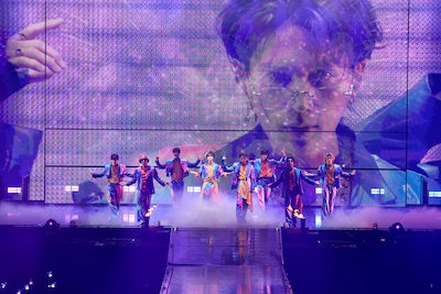 「FANTASTICS LIVE TOUR 2025 "BUTTERFLY EFFECT" -FLY WITH YOU-」東京・有明アリーナ公演の様子。