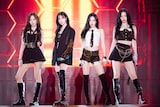 東京・国立代々木競技場第一体育館のステージに立つaespa。（撮影：田中聖太郎）